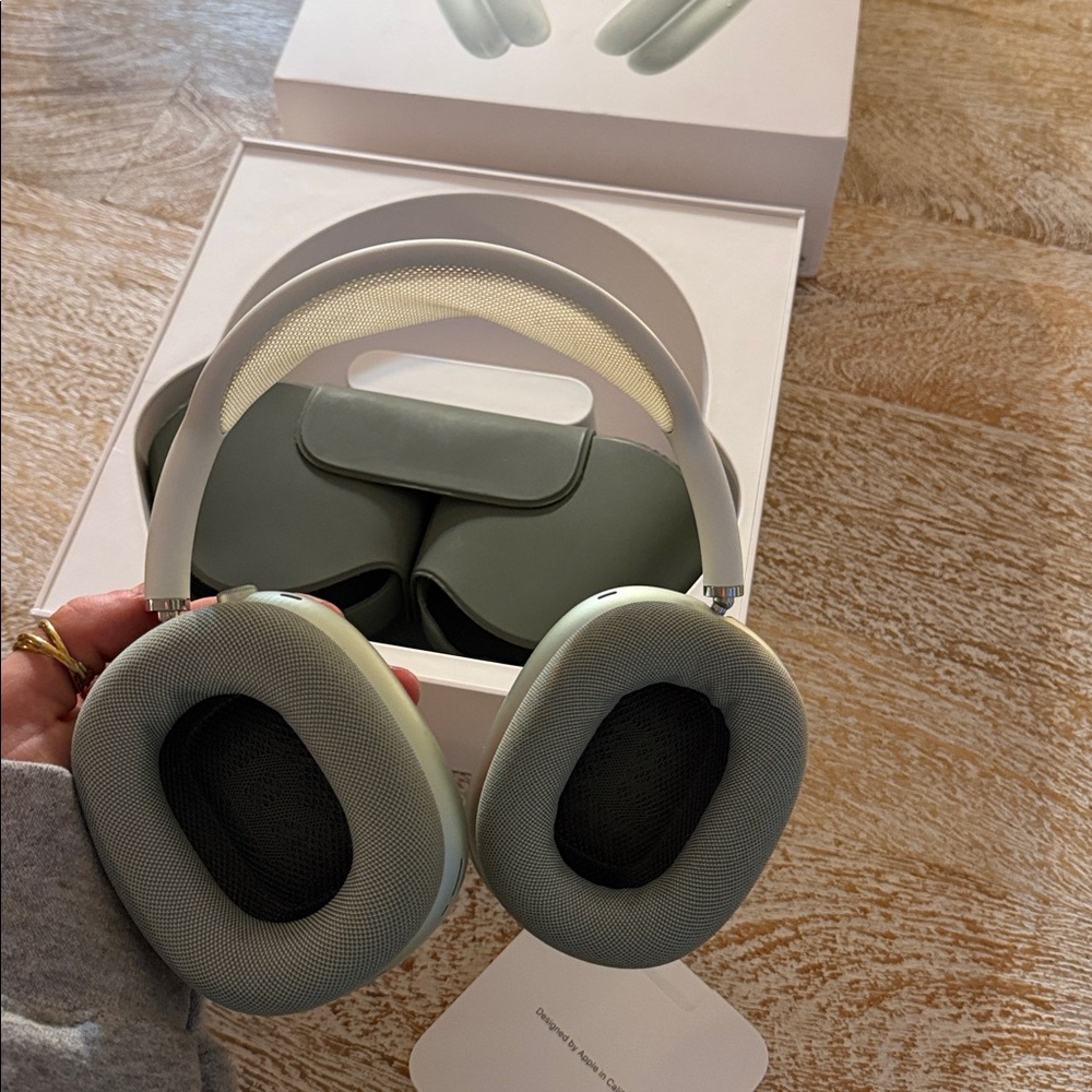 Apple AirPods Max - Picture 6 of 17